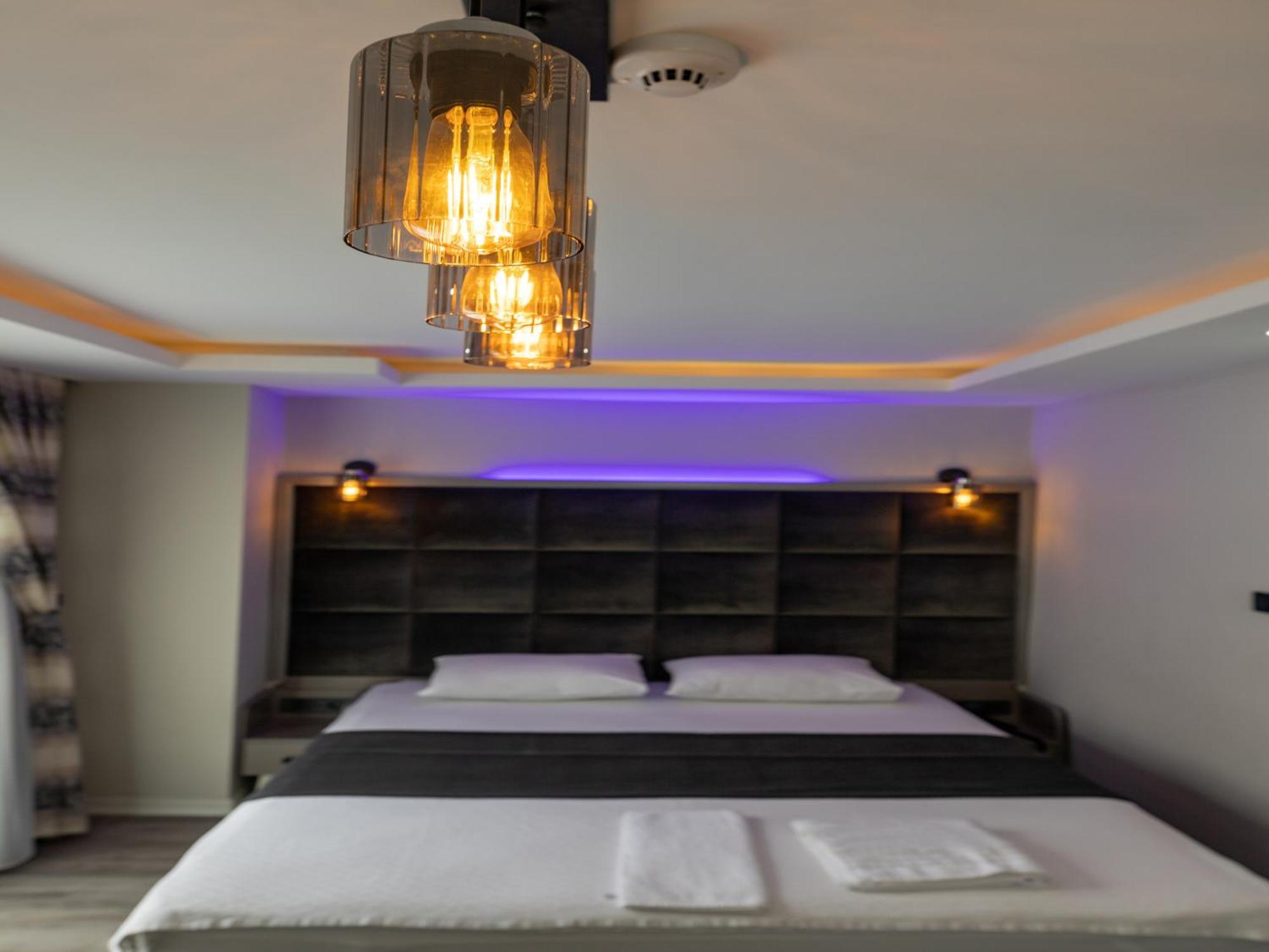 Отель Galatagreenapplehotel